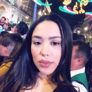 Meet your Posher, Perla